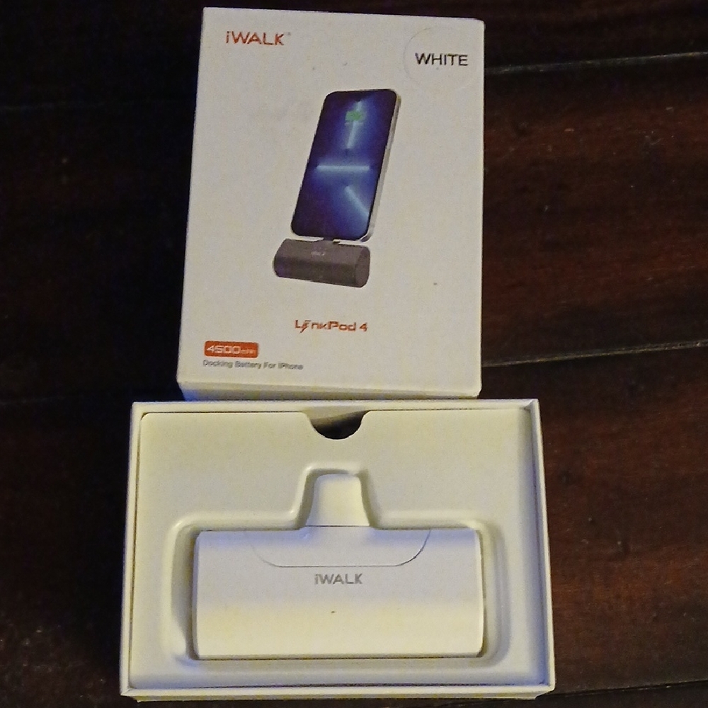 iWALK White Portable Charger for iPhone